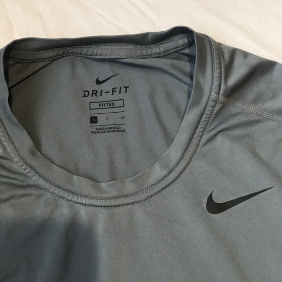 Men’s Nike Dri-Fit Long-Sleeve Shirt, Gray - Picture 2 of 2